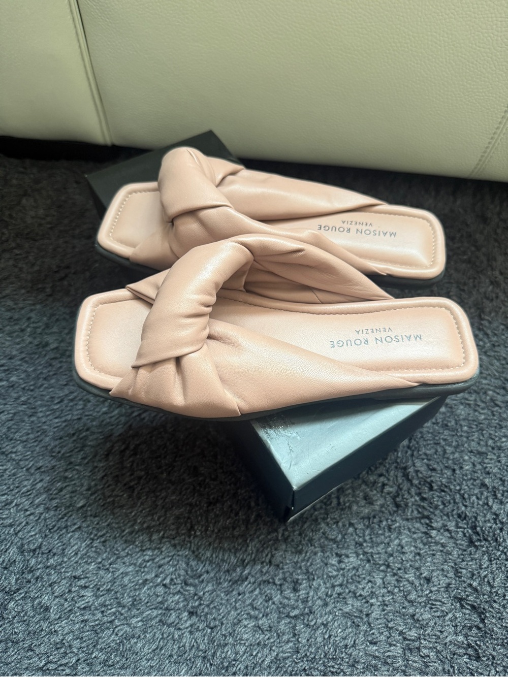 Maison Rouge Venezia featuring a stylish twisted strap Italy leather  Sz 38